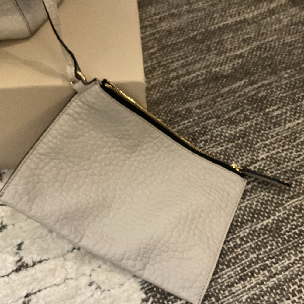 AUTHENTIC  BURBERRY  MEDIUM CANTERBURY  TOTE BAG IN LIGHT GRAYISH TAUPE - Picture 5 of 14